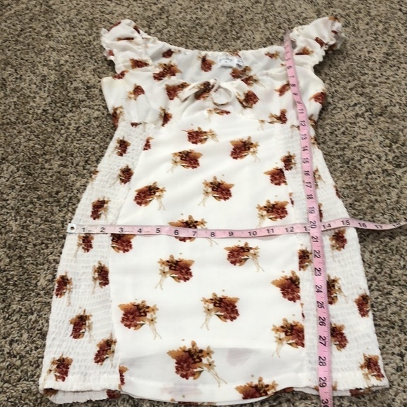 Princess Polly Mini Dress Size 4 White Floral Ruffle Shirred Sides Bodycon - Picture 8 of 8